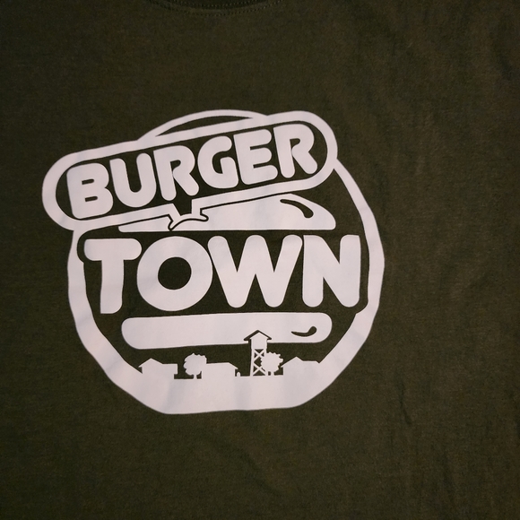 Burger Town Burger King Call of Duty Modwern Warfare Game Gamer Tshirt Sz.Medium - Picture 3 of 5